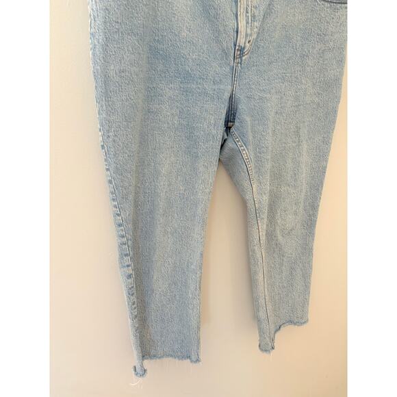 Abercrombie & Fitch 90s Ultra High Rise Straight Leg Jeans - Picture 5 of 10